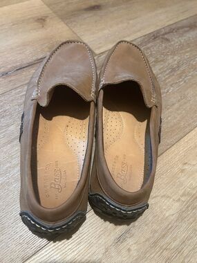 Bass Men’s Tan Leather Slip-On Loafers